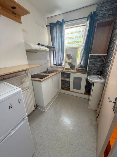 ✨ 🛏️ Studio Flat to Let in Willesden   Main Photo
