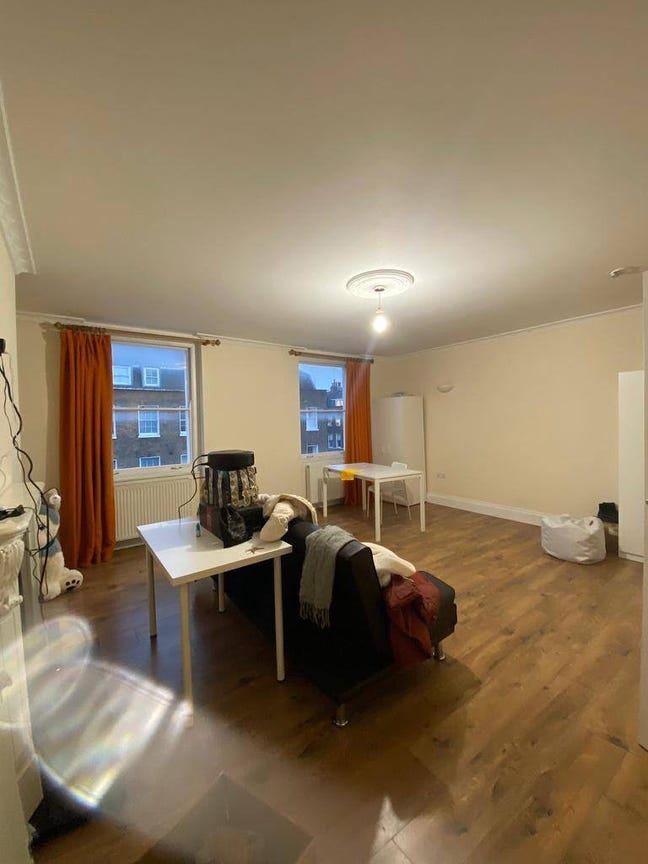 Room in spacious flat in Central London Main Photo