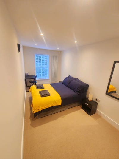   female only house in CR2 7DZ *No Deposit* Main Photo