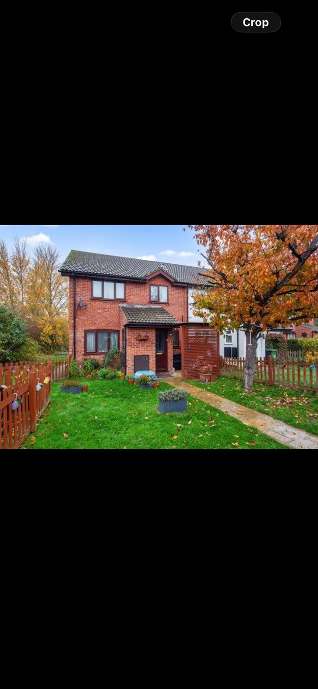 Charming Small double Room available Main Photo