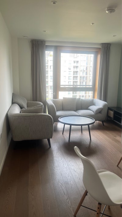2 Double Rooms Available in a Beautiful 3-Bed Flat Main Photo