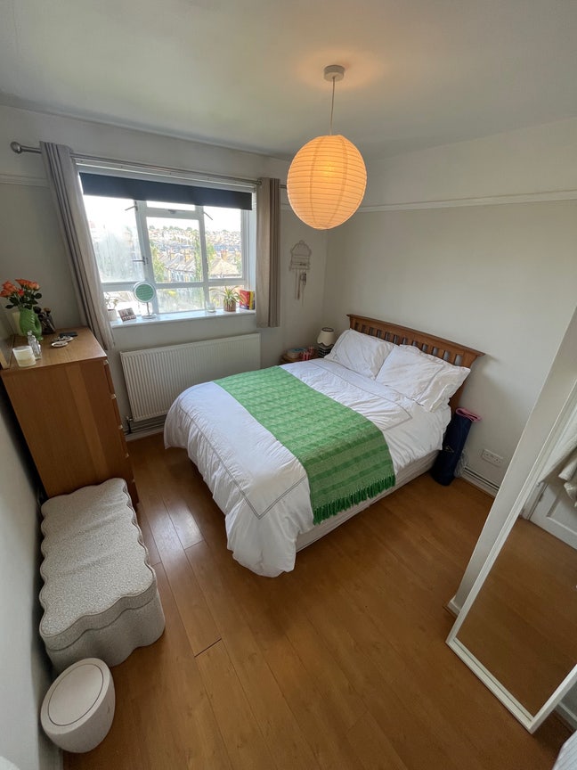 Looking for a flatmate Main Photo