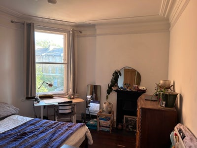 Bright double room in 3 bed flatshare Main Photo