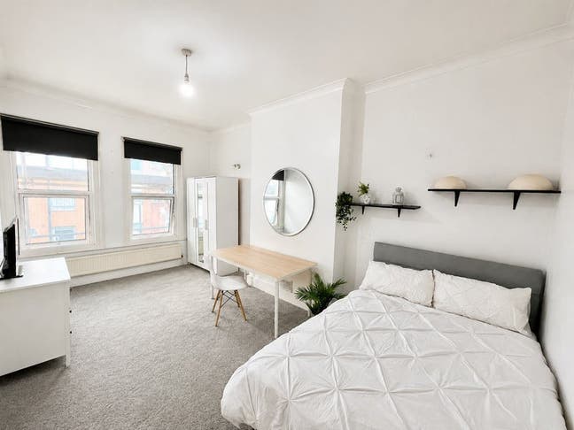XXL rooms near Jubilee Line Main Photo