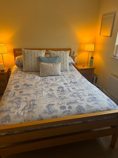 Double bedroom with private bathroom. Main Photo