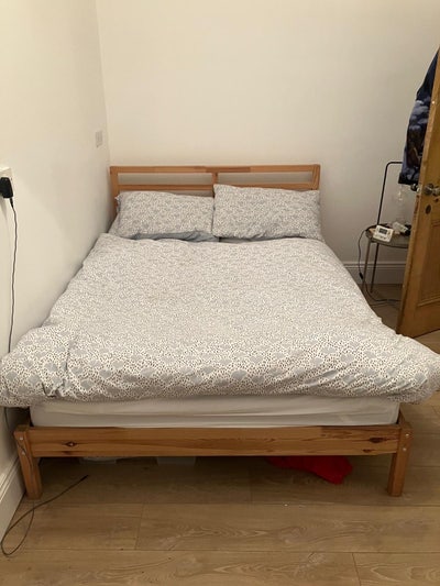 Room available for month of August in Leith Main Photo