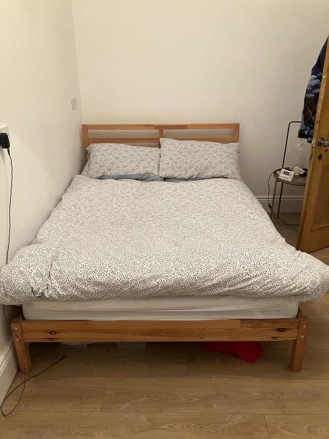 Room available for month of August in Leith Main Photo