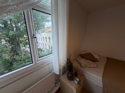 NW3| Short walk to TUBE| Spacious Rooms Main Photo