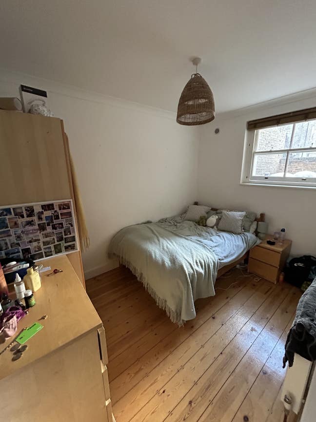 Double room available in Clapham (girls only)  Main Photo