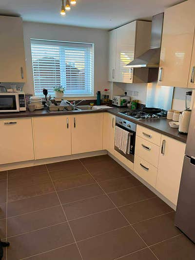 New Built House Share in L7 - 4 rooms available Main Photo