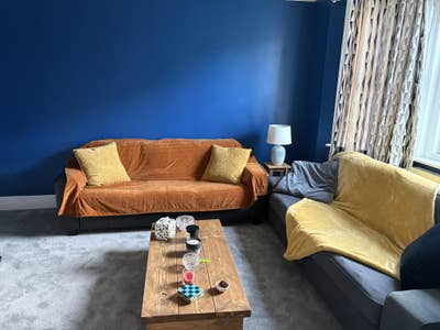 Beautiful double en suit room offered in Parkstone Main Photo