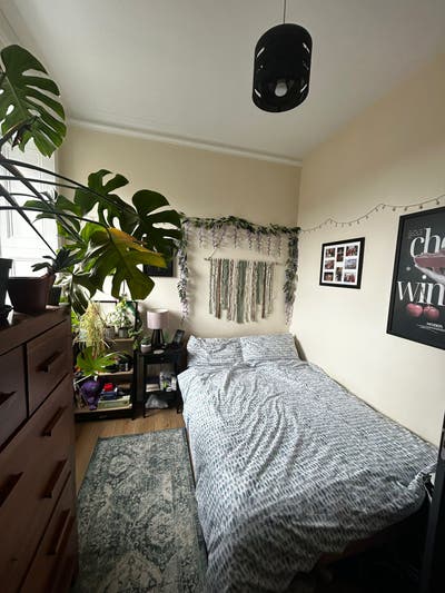 Partially Furnished Room near Dundee University Main Photo