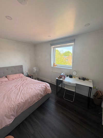 Beautiful double room available  Main Photo