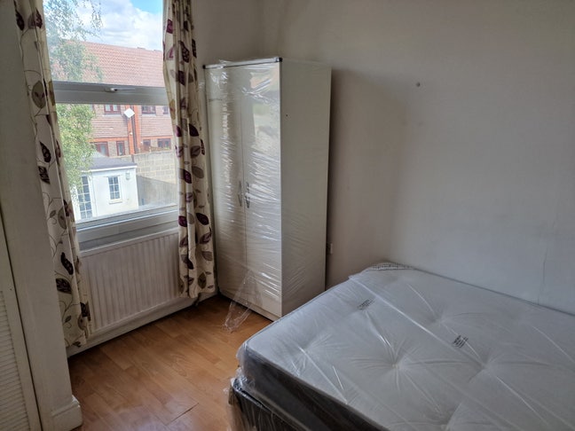 Lovely Double Room Inc All Bills. Ref E15 1LS Main Photo