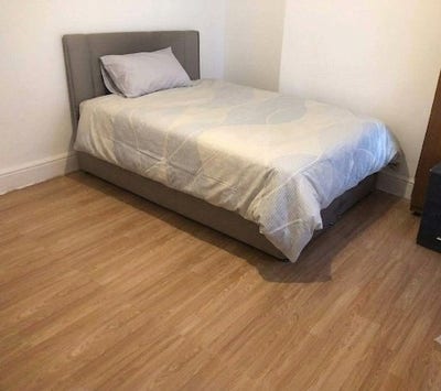 Modern Double Room Available  Main Photo
