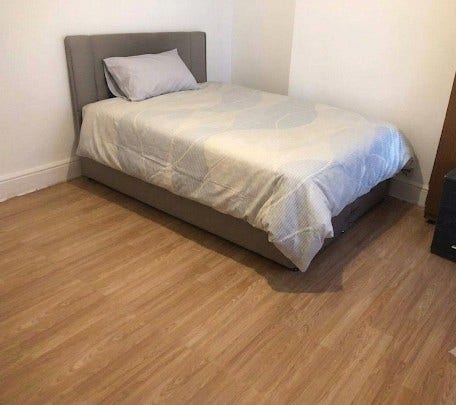 Modern Double Room Available  Main Photo