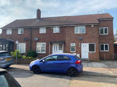3 Bed Semi-Detached House Main Photo