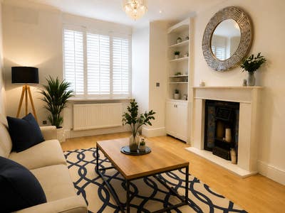 *Reduction* 3-Bedroom Victorian Terrace in W12 Main Photo