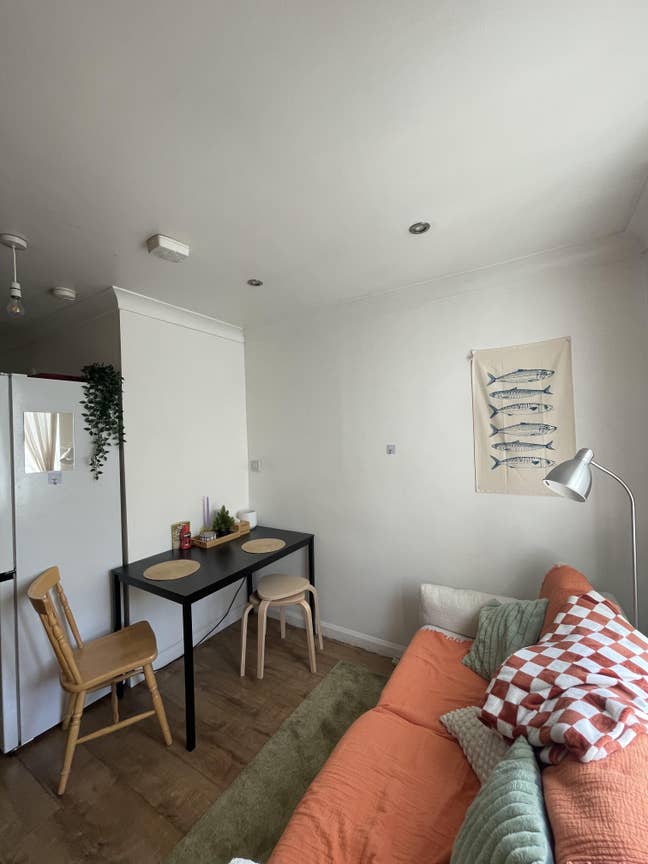 🏡 Bright Double Room | All-Female House  Main Photo