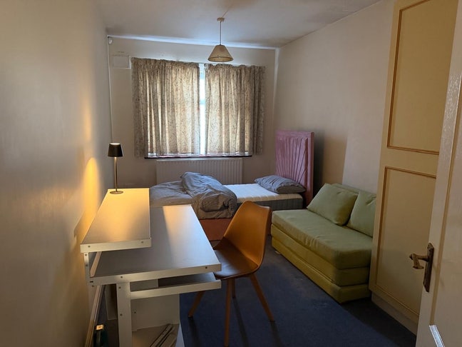 Double room available for rent Main Photo