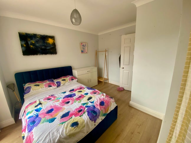 Double Room, Netley,  Bills Inc Main Photo