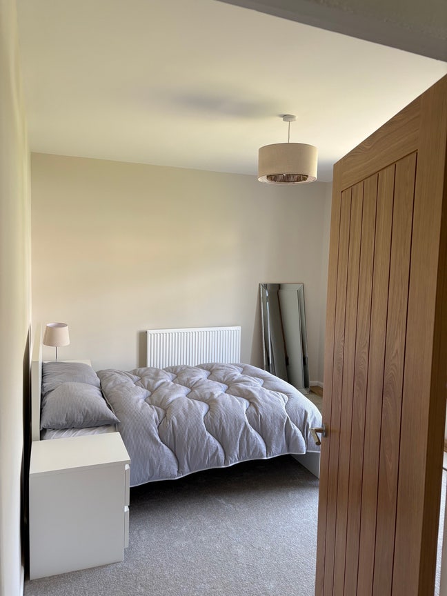 Double room available in knightswood Main Photo