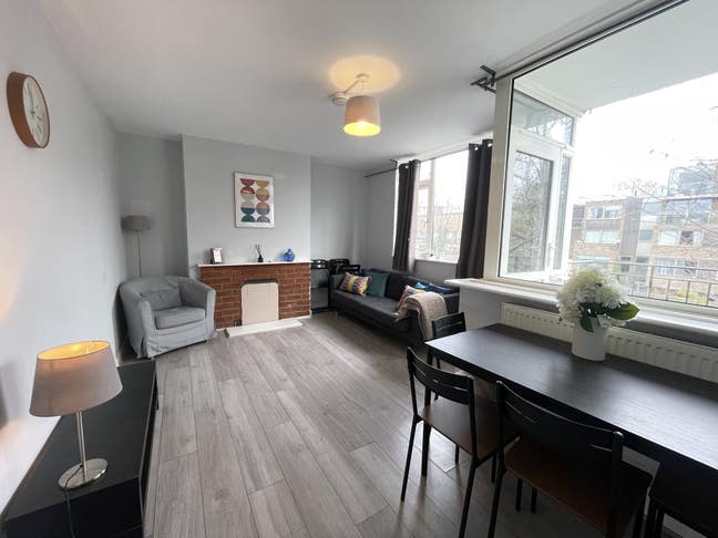 Large Double Room All Bills Included Main Photo