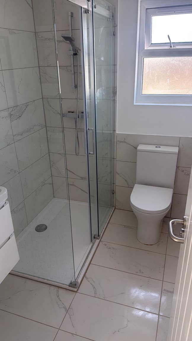 Brand New Executive Houseshare • Luxury Rooms • En Main Photo