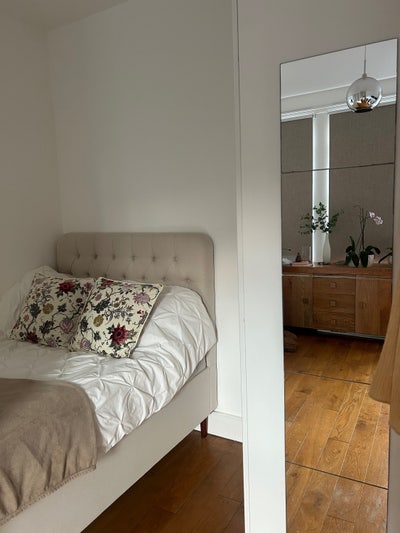 Spacious bright double room  Main Photo