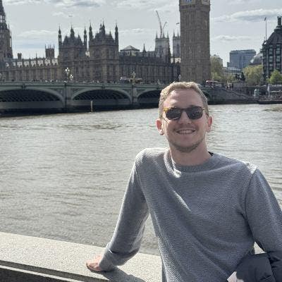 28 year old Male seeks a single or double room Main Photo