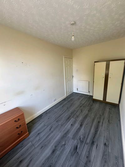A Single Private Room  able to RENT  Main Photo