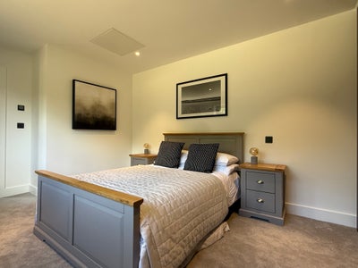Double room, own shower room and seperate access Main Photo