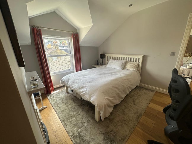 Lovely double bedroom in Clapham Junction Main Photo