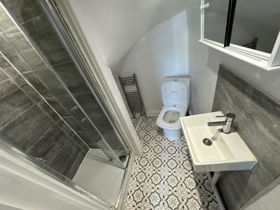 Ensuite Double room near Folkestone Town Centre  Main Photo