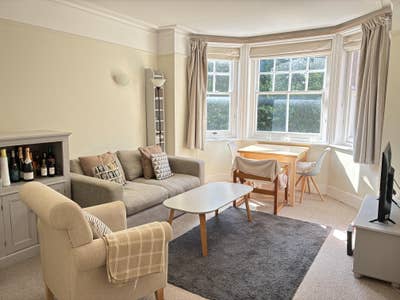 Large double in sought after Queens Club Gardens! Main Photo