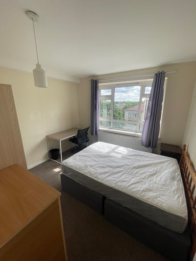 Furnished Double Room in 2 Bed Flat Main Photo