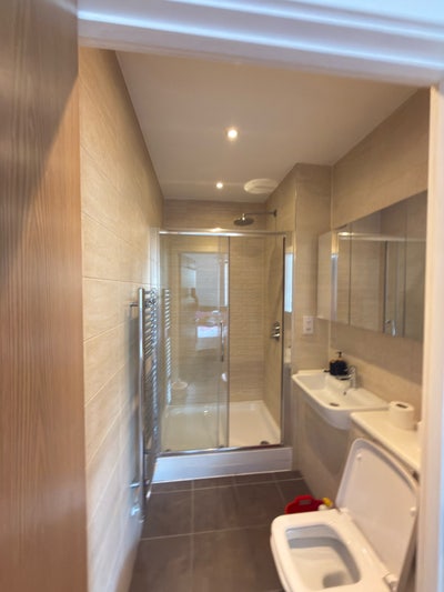 En suite to rent Main Photo
