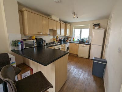 Stylish 5 Bedroom House Share Main Photo