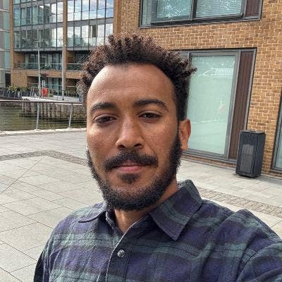 26 year old Male seeks a single or double room Main Photo