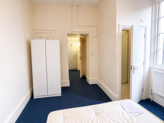 Large Double En-Suite Room Includes All Bills SW7 Main Photo