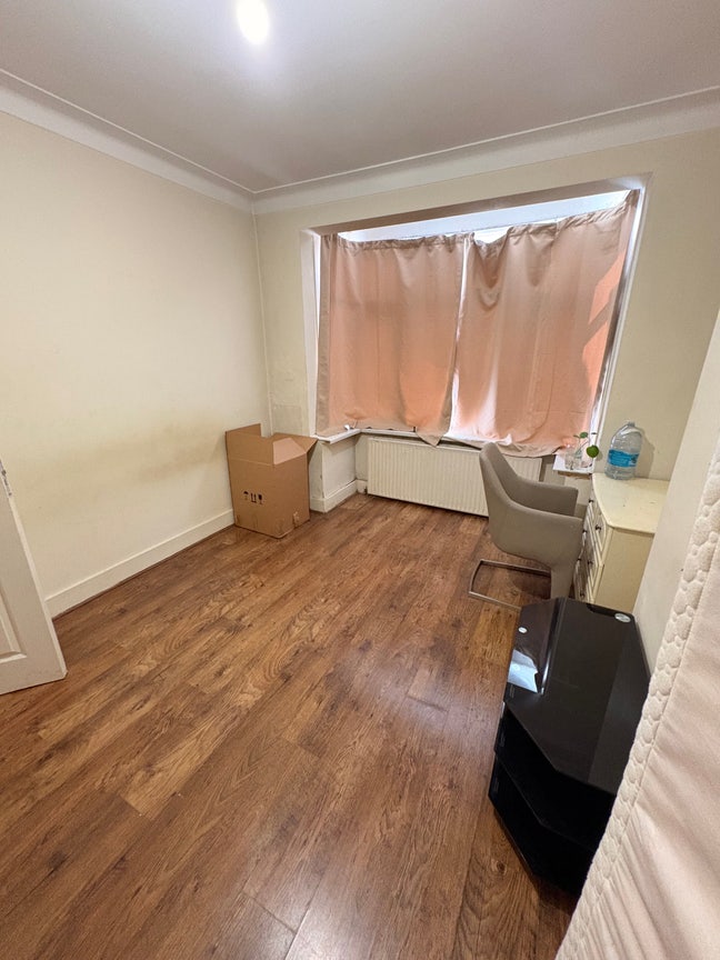 Double bedroom with private bathroom for &pound;950 Main Photo
