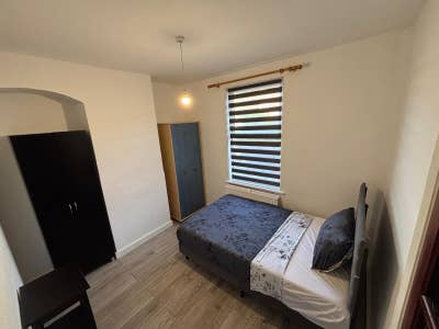 Bright and Spacious Room! Main Photo