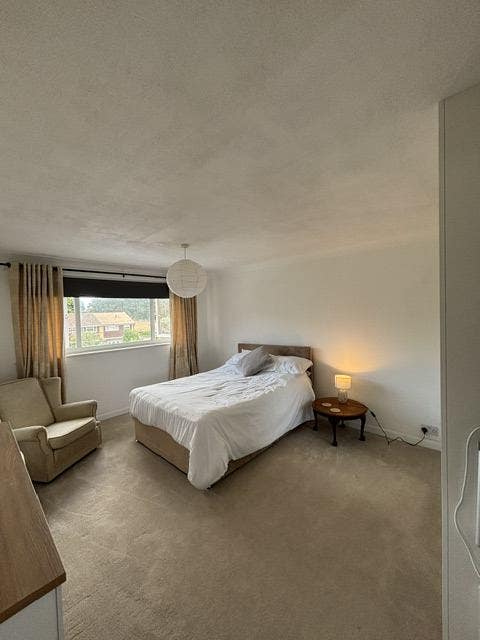 Lovely furnished rooms in friendly home – Colehill Main Photo