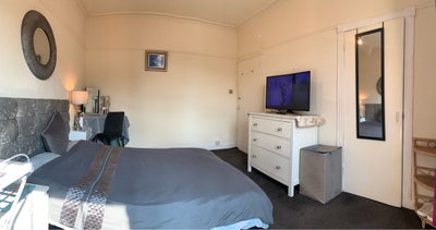 Irvine town centre cosy rooms with parking & lock Main Photo