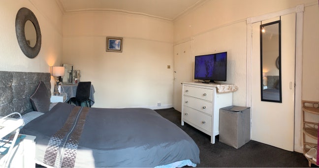 Irvine town centre cosy rooms with parking & lock Main Photo