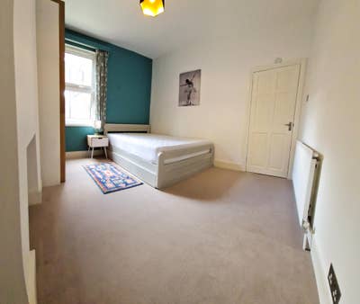 Double Bedroom in a Newly Refurbed 2 bed Flat Main Photo