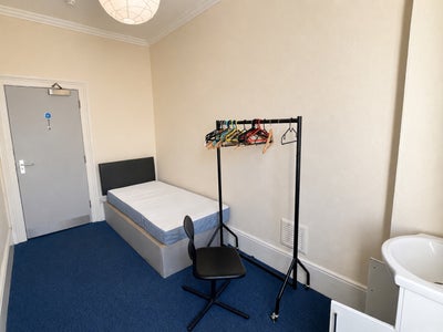 *Rent Includes All Bills Single Room Near ICL* Main Photo