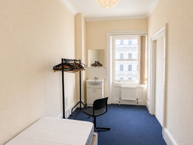 *Rent Includes All Bills Single Room Near ICL* Main Photo