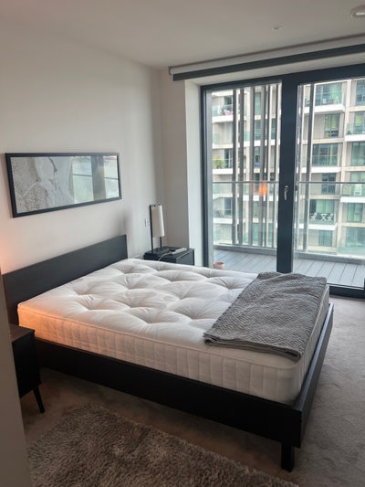 Short Term let - Royal Wharf Main Photo