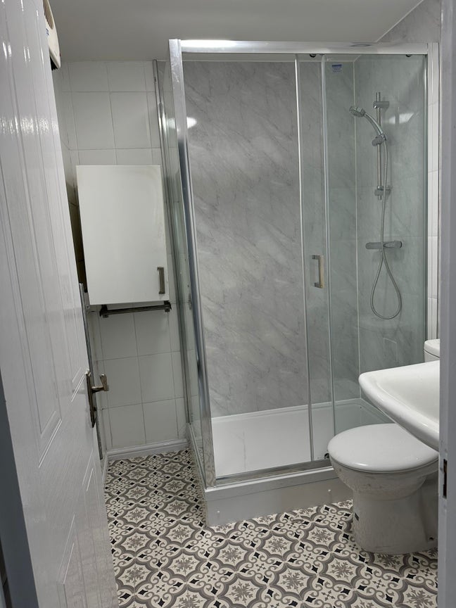  Ground floor 2 Bed - Ilford  Main Photo
